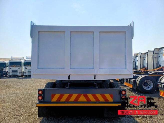 2020 IVECO TRAKKER 440 10 CUBE TIPPER #11315